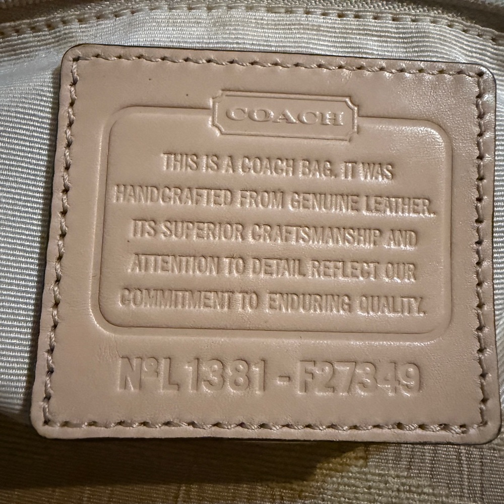 Coach Peyton Zip Top Saffiano Leather Tote Bag in Jade 27349 - Picture 4 of 16